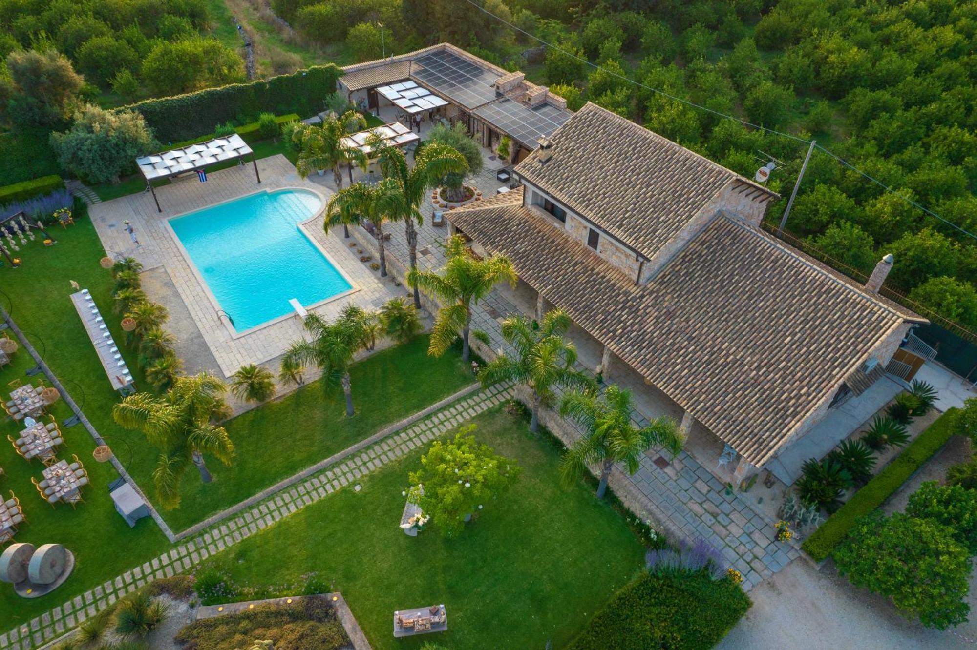 Mythos Holidays & Events Syracuse Buitenkant foto